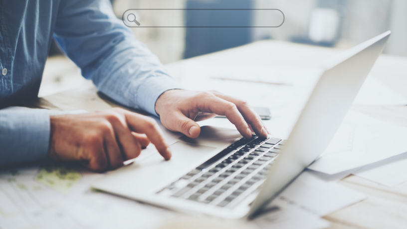 Saftec Digital explica que presença digital é estar visível na internet, enquanto reputação online é como as pessoas percebem essa presença.
