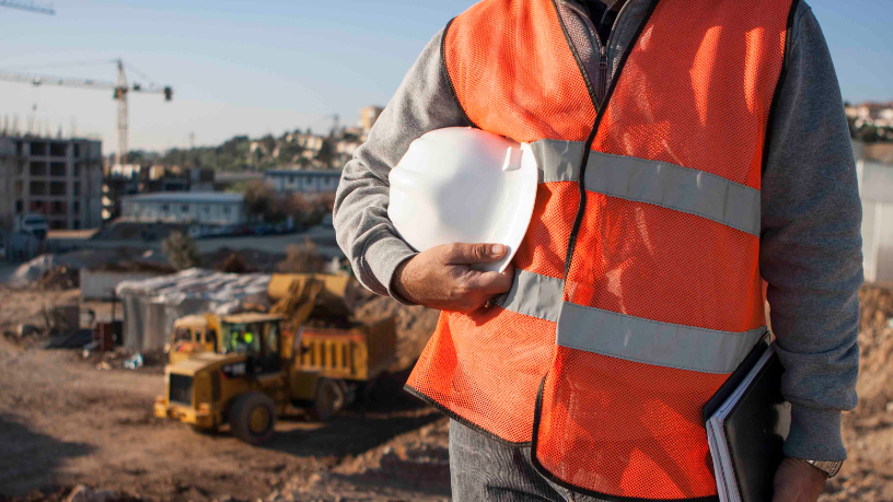 Neste artigo, Valderci Malagosini Machado explica como a industrialização da construção civil redefine prazos e qualidade por meio do uso estratégico de painéis e elementos treliçados.
