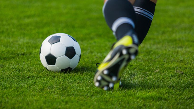 Colecionador de Camisas de Futebol em Criciúma Reúne Histórias de Clubes do Mundo